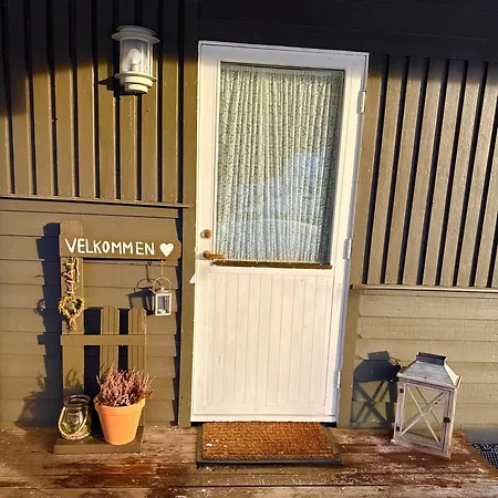 Apartamento Kjellerleilighet Bjorge